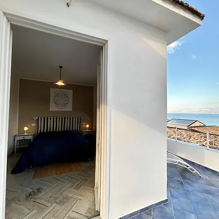 Borgo La Madrice كاستيلاّماري ديل غو