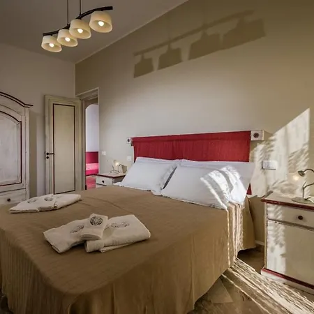 Borgo La Madrice * كاستيلاّماري ديل غو