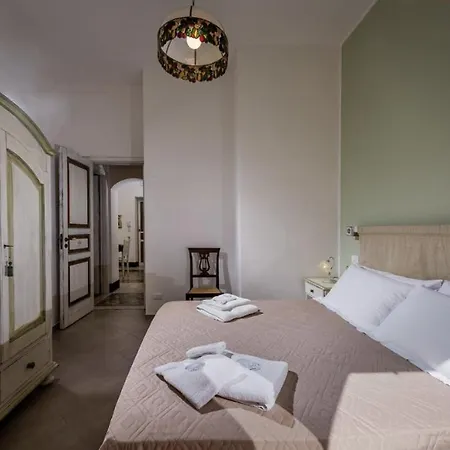 Borgo La Madrice * كاستيلاّماري ديل غو