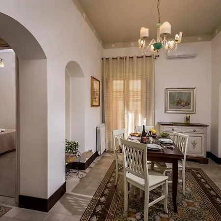 Borgo La Madrice شقة كاستيلاّماري ديل غو