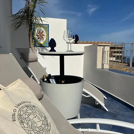 شقة Borgo La Madrice كاستيلاّماري ديل غو