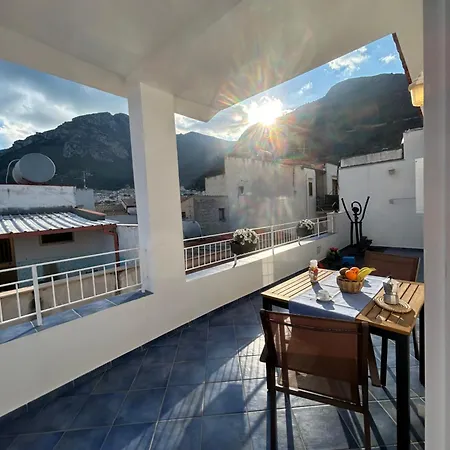 Borgo La Madrice * كاستيلاّماري ديل غو